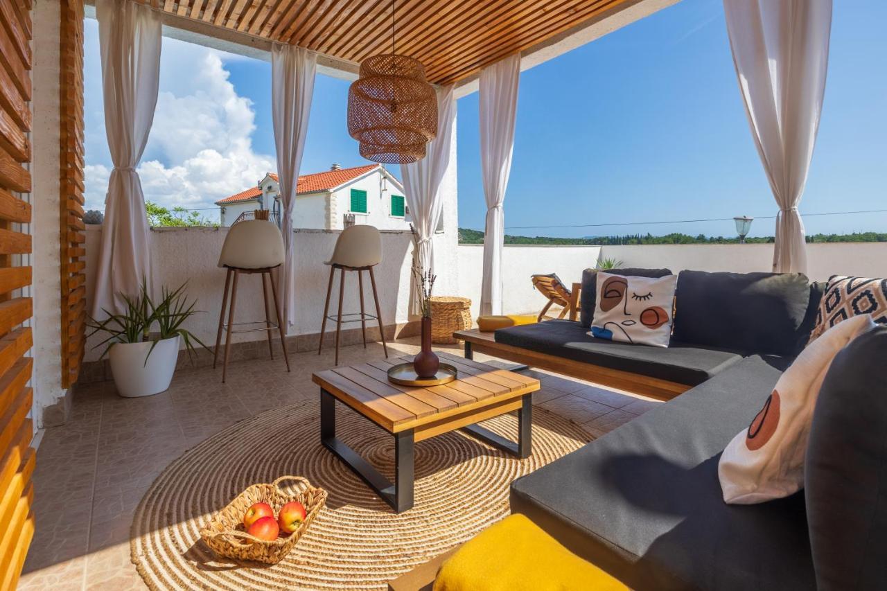 Villa Oasis With Private Pool Milna  Luaran gambar