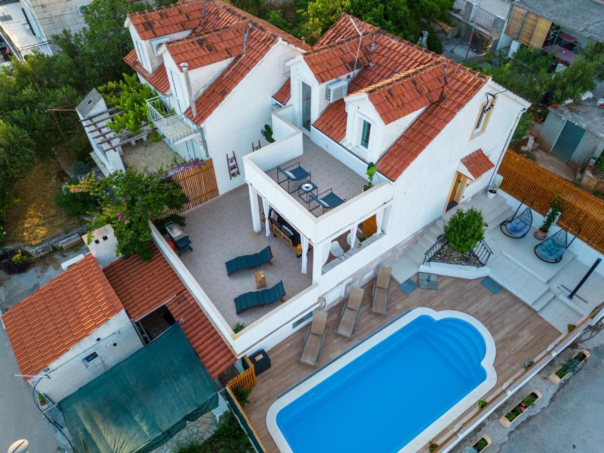 Villa Oasis With Private Pool Milna  Luaran gambar